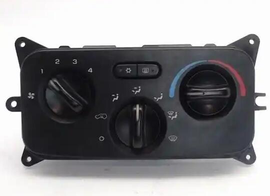 JEEP CHEROKEE KJ 2.8 AC control panel